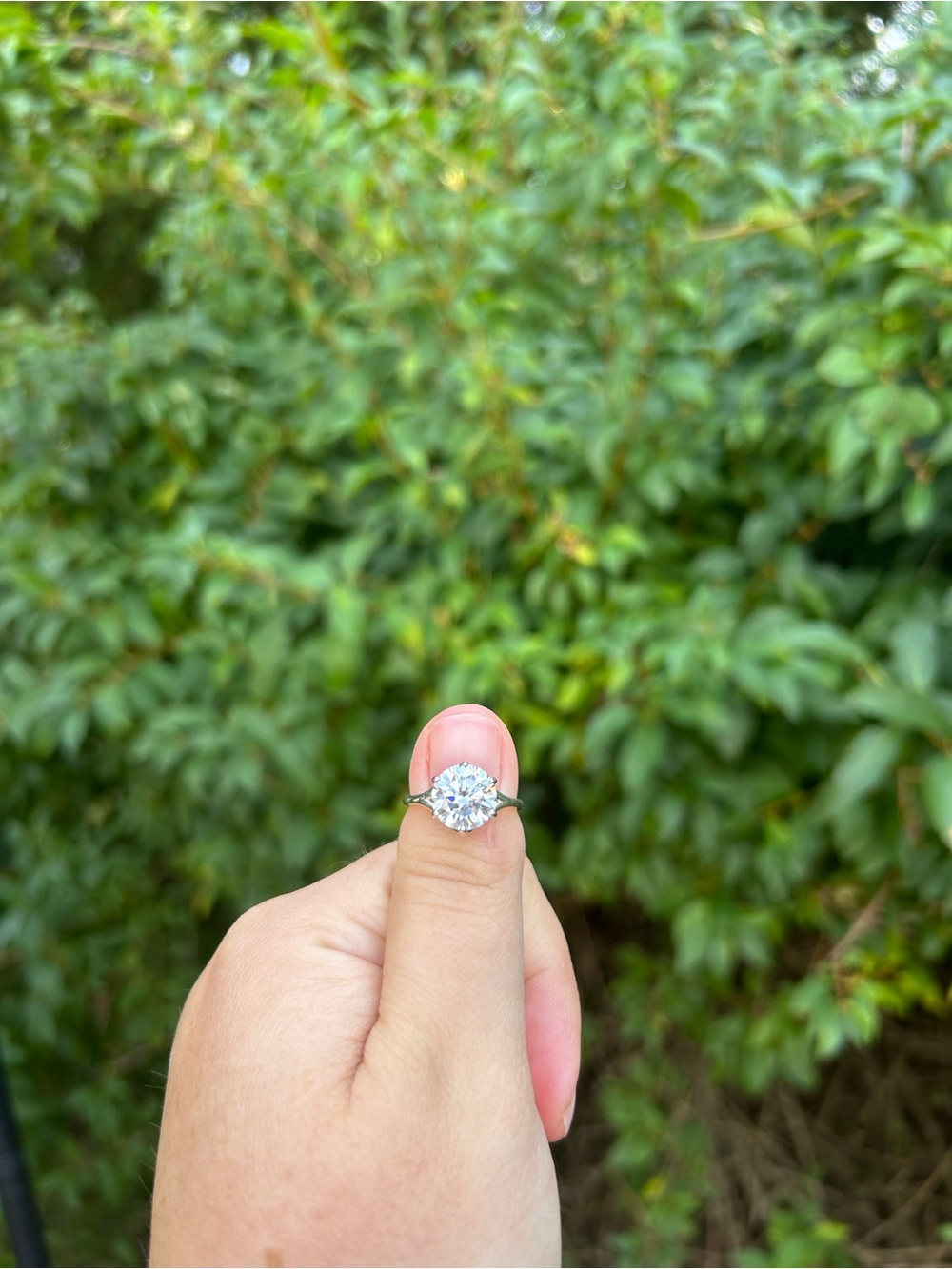 4 ct moissanite (NOT DIAMOND) 925 sterling silver ring